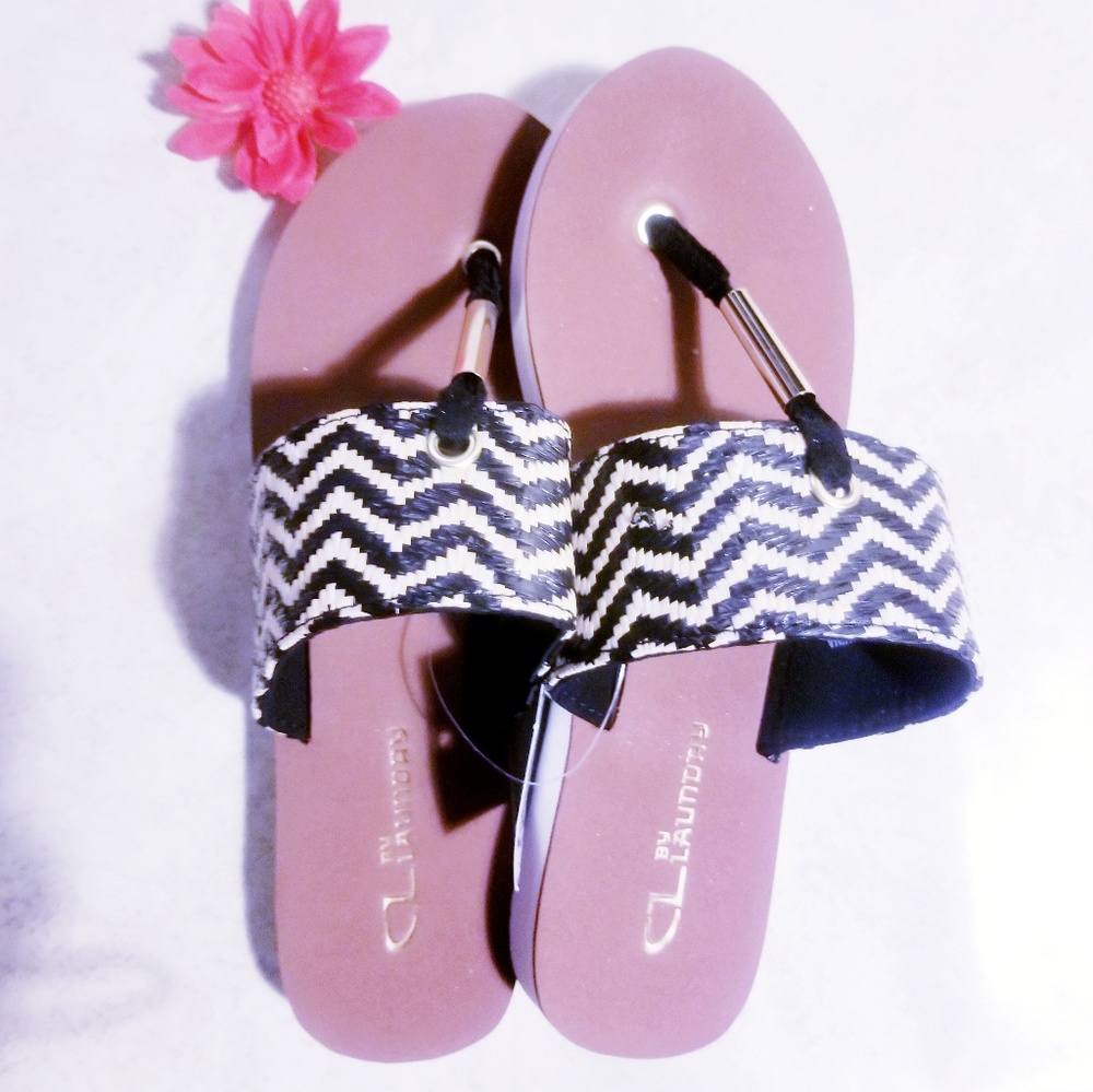 Womens Sandals CL by Laundry